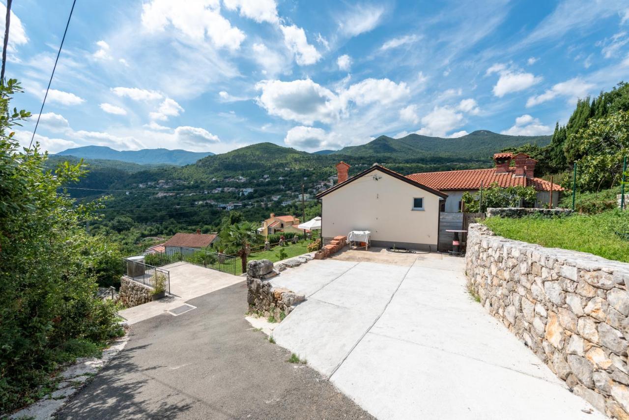 Sea View Apartment With Garden Near Opatija Veprinac Kültér fotó